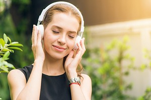 Влияние музыки на организм человека: 5 положительных качеств